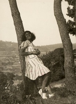 Constelación Luz. Luz Pozo Garza (1922-2022), poesía, arte e vida. 
