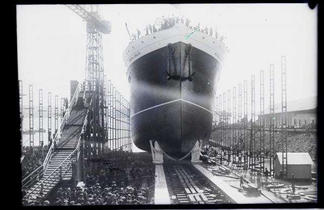 Arquivo do Reino de Galicia. Colección fotográfica. Ferrol: botadura do barco "Marqués de Comillas". 1927, marzo. 17. Ferrol. Sign.: 3327.