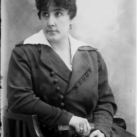 Arquivo do Reino de Galicia. Colección fotográfica. Retrato de muller / Antonio Pérez. Ca. 1910. Sign.: 55.