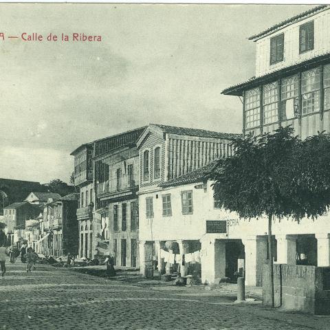 Arquivo do Reino de Galicia. Colección de Postais. Redondela: Calle de la Ribera. Madrid: Fototipia Castañeira y Álvarez, Ca. 1920. Sign.: 1645