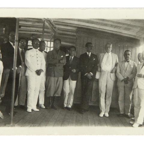 Arquivo do Reino de Galicia.Francisco Iglesias Brage. Comisión internacional de administración do Trapecio de Leticia a bordo do barco "Morona". No centro: Francisco Iglesias.  1933, xuño, 24. Leticia. Sign.: 1512.