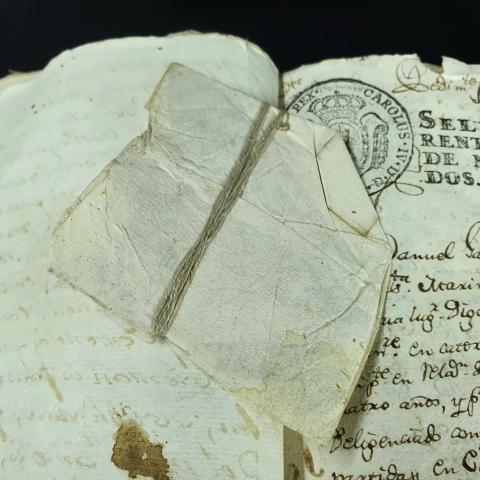Arquivo do Reino de Galicia. Real Audiencia de Galicia. Preito de Manuel Fandiño Losada con Roque José Costoya, escribán, e outros, sobre paga de rendas. 1801-1804. Sign.: 2666-3
