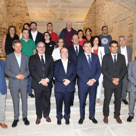 Autoridades y personal del Archivo
