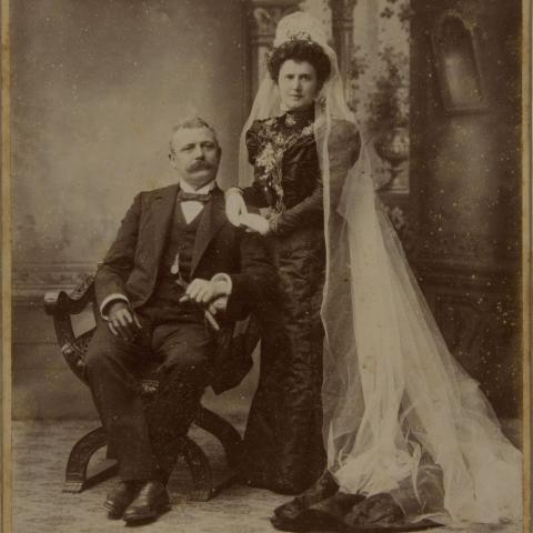Familia Seara. Naveiras e Lolita, amigos de Isabel Seara (Villa Soledad) / J. Sellier.  Ca. 1870. Sign.: 17895-14-23