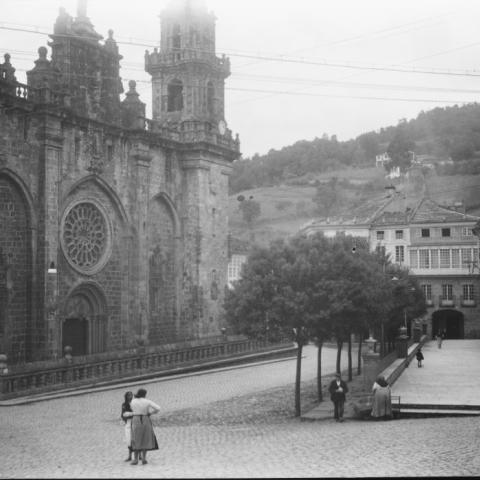 Mondoñedo: fachada da catedral. Colección fotográfica. Signatura: 590
