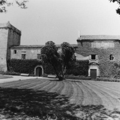 Arquivo do Reino de Galicia. Colección fotográfica. A Pobra do Caramiñal: pazo de Torrexunqueiras. Ca. 1980. Sign.: 21p.
