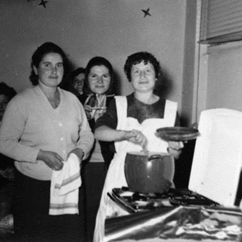 Lugo. Clases de cociña da Sección Feminina, [1948]. Sig. SF. 305-1       