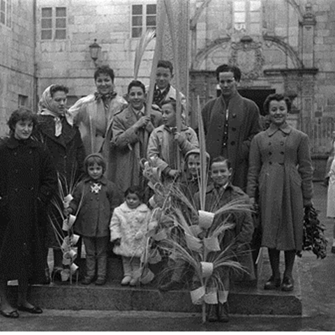 Lugo. Familia o Domingo de Ramos. J.L. Vega, 1956. Sig. 3045-26