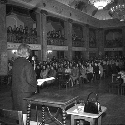 Lugo. Díaz Crespo le o pregón no Círculo das Artes. J.L.Vega, 1968. Sig. 8276.25