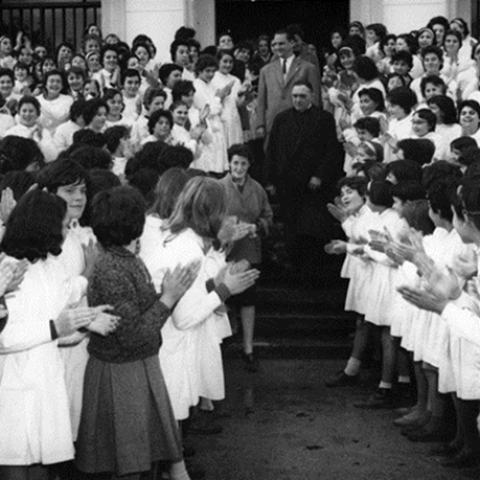 Lugo. Pilar Primo de Rivera, de visita en Lugo. J.L. Vega, 1943. Sig. 362-25