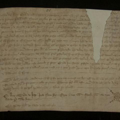 Documento 4: Colección de documentos en pergamiño. Pedro Bugueirate, veciño da rúa do Preguntoiro de Santiago de Compostela, e a súa muller Teresa González venden a María Gansa, monxa en Santa María de Conxo, os bens que posúen nas vilas de Torrente, Morgade, Vila Xane, Rial, unhas herdades en Santa Marta e as leiras de Pumar, Franco e a metade do muíño de Ponte. 1341, s.m., 7. 1 doc. en perg., 195 x 290 mm. Galego, letra gótica de albalaes. Sign.: P-51.