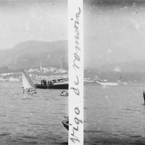 Colección fotográfica. Vigo: de romería. Ca. 190-?. 1 fot. estereoscópica posit.: vidro, br. e n. ; 4,5 x 11 cm. Sign. 675.