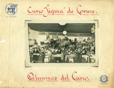 Arquivo do Reino de Galicia. José González Fernández. Alumnas do curso de máquinas de coser SIGMA de Corme. 1956
