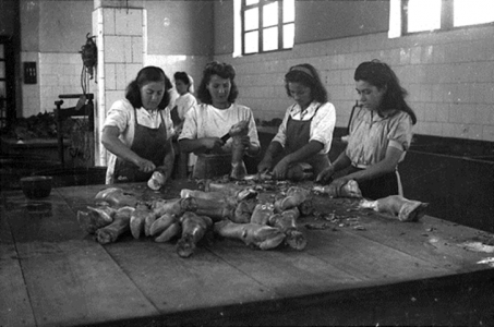 Lugo. Mulleres en Industrias Abella. J. L. Vega,1945. Sig. 1003-3