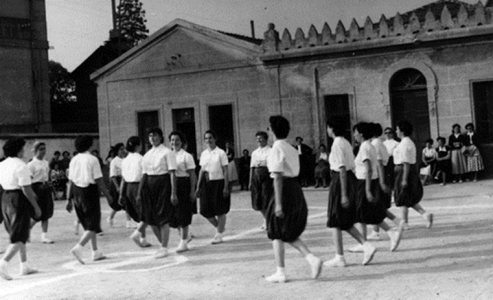 Lugo. Mozas da Sección Feminina no Hogar-Cuartel Azcárraga, [1960]. Sig. SF.05-1
