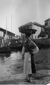 Marín. Vendedora de Pescado. Loty, 1920/1936. Sign. 35353